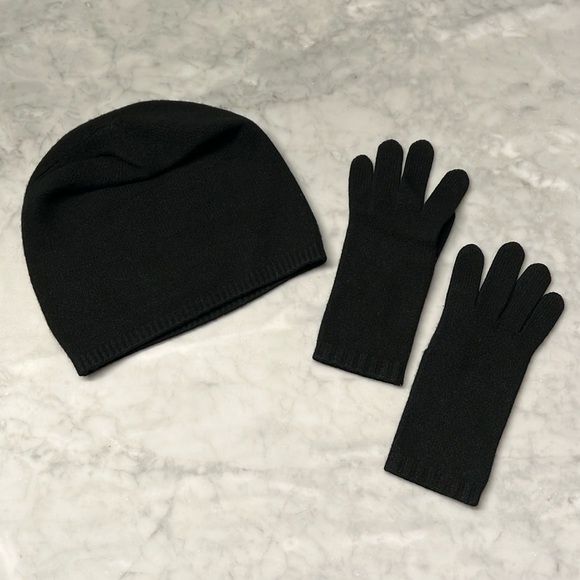 UGG 100% cashmere hat glove set. Black. EUC - Picture 1 of 7